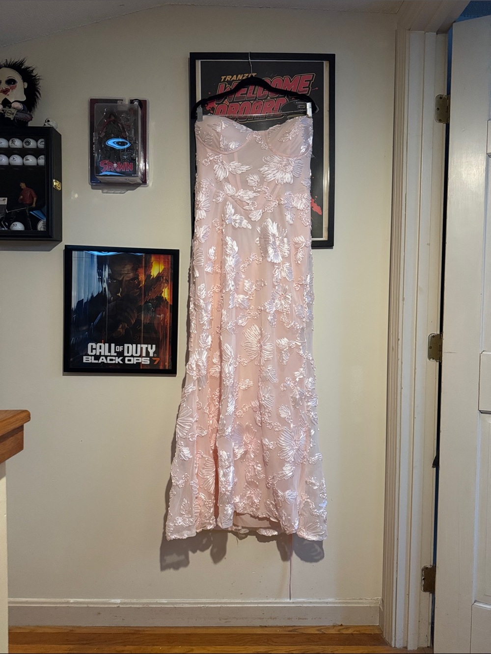 Elegant Pink Lace Strapless Evening Dress